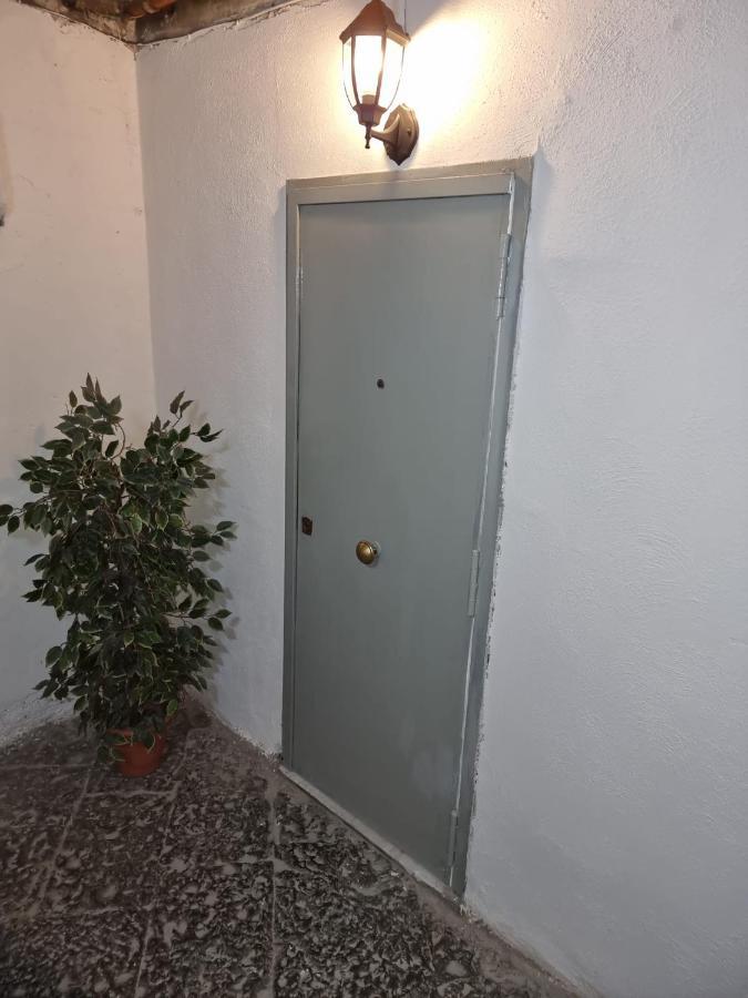 Casa Via Nicotera 14 * Naples